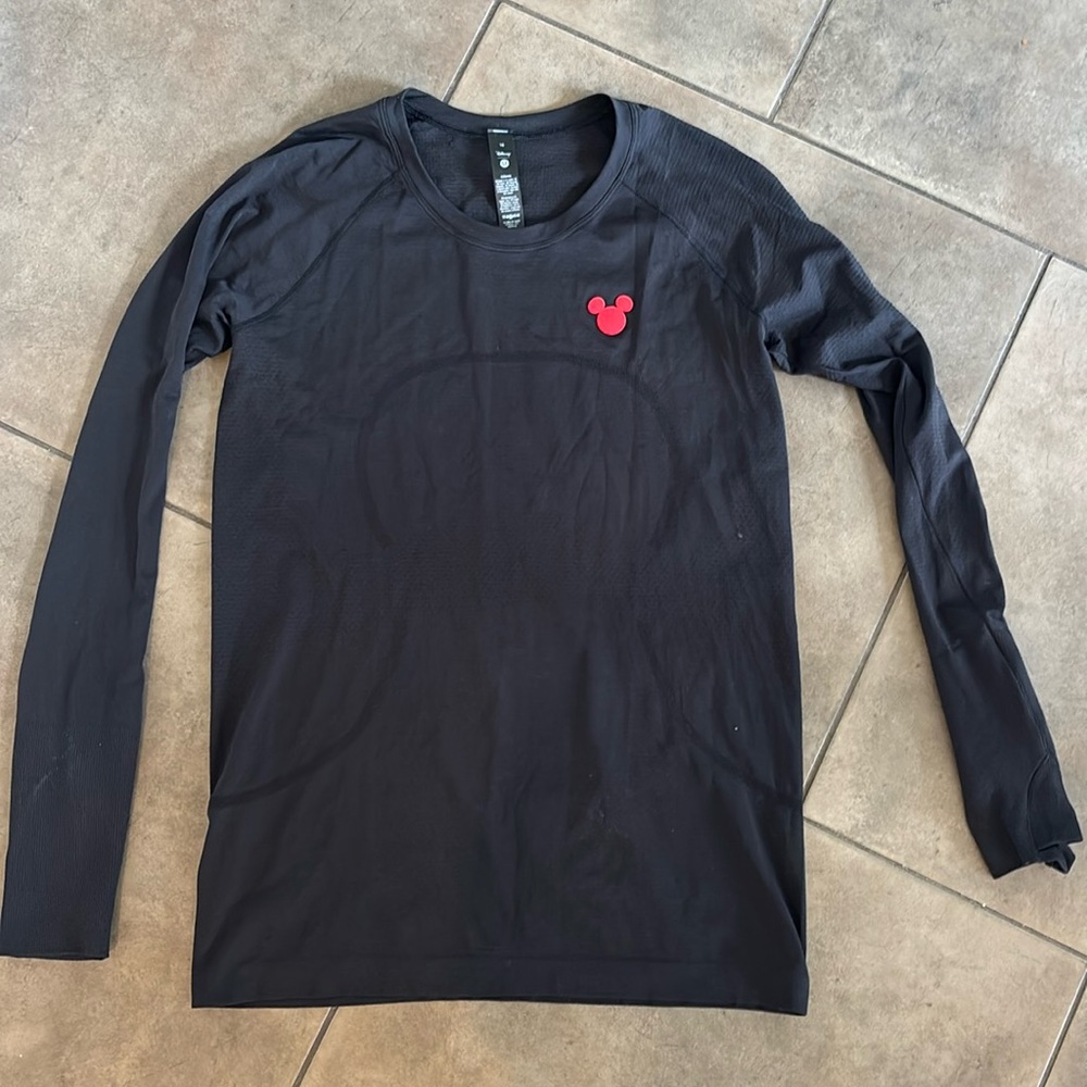 NWOT Disney x lululemon swiftly tech